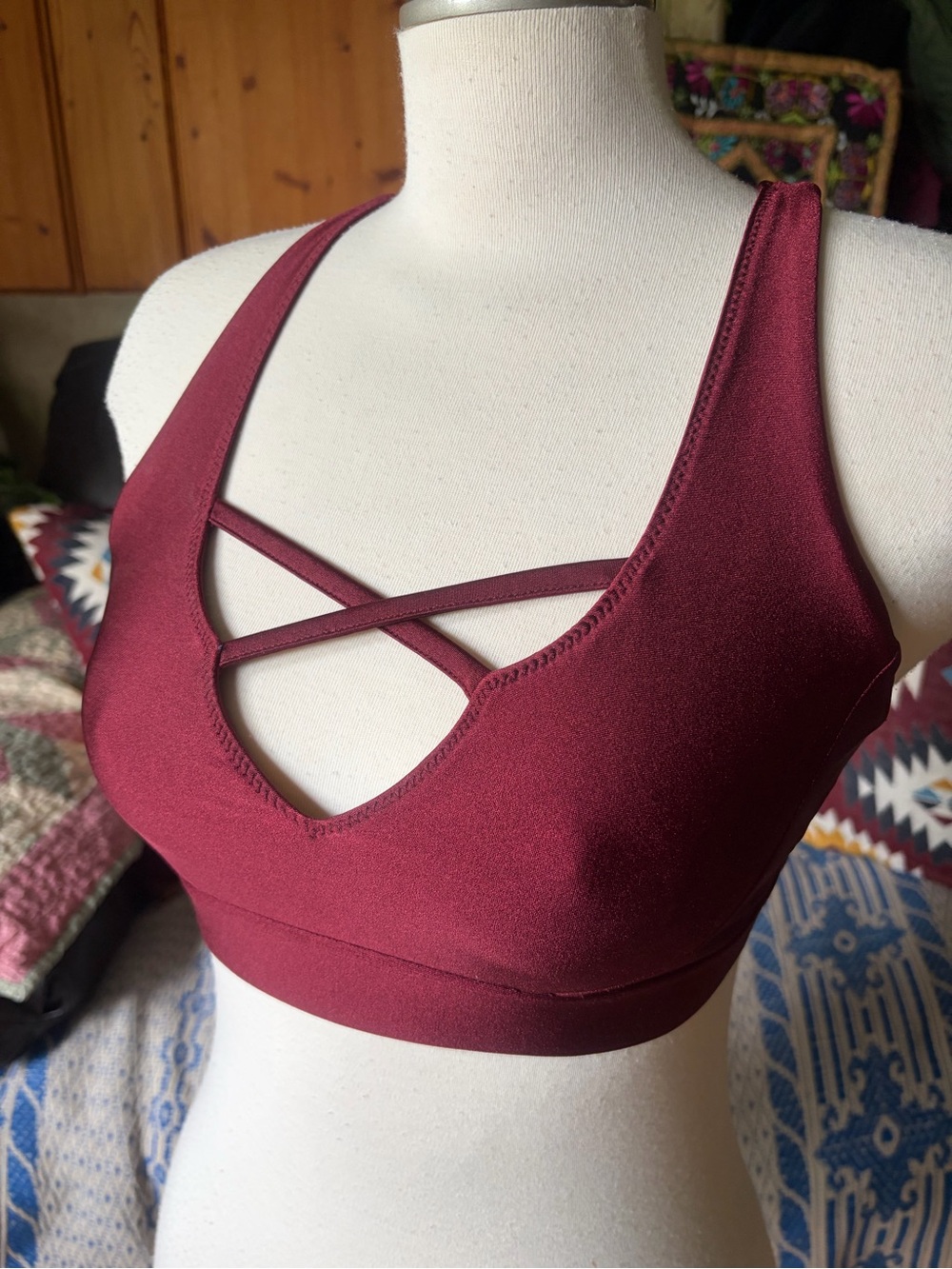 Forever 21 Activewear Sporty Criss Cross *Shine Bra Size Medium
